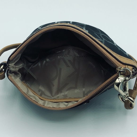 Women’s Calvin Klein small clutch/change purse - Picture 2 of 6
